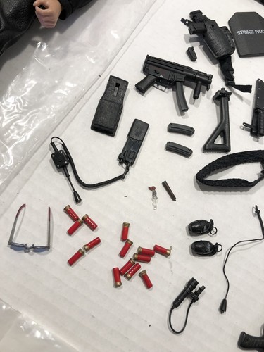 Elite Force Terminate: Carlos 12" Actionfigur 1:6 Bbi Blue Box komplett unbenutzt - Bild 6 von 20