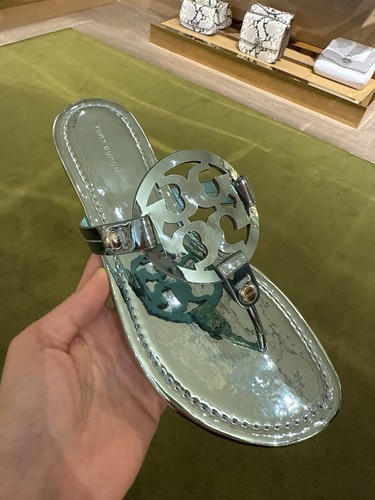 Tory Burch Sandali da donna Miller, verde acqua, vendita al dettaglio $ 198 - Foto 6 di 8