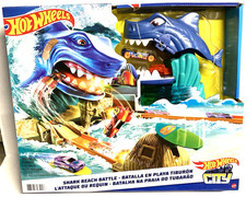 Hot Wheels City Shark Beach Battle Challenge Playset with Track Builder Car NEW