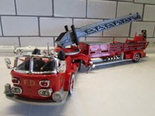 CORGI (C1143/2) AMERICAN LA FRANCE AERIAL LADDER TRUCK 1.50 & BOX