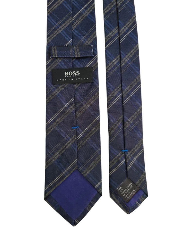 13A) CORBATA HUGO BOSS FLACA AZUL CUADROS SEDA VISCOSA MEZCLA HECHA EN ITALIA  Foto 3 de 4