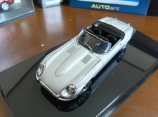 AutoArt 1/43 Jaguar E-Type Roadster Series III Silver [Age 13+]