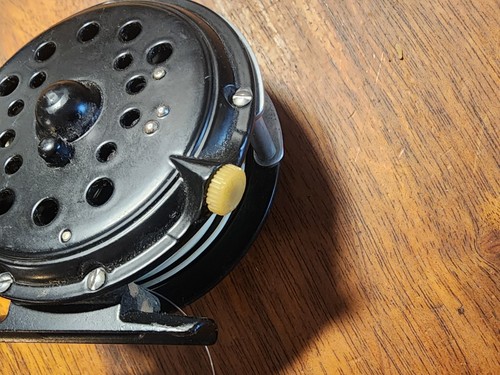 Pflueger Medalist 1494 AK Fly Fishing Reel Nice Black Professional - Picture 5 of 5