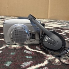 AIWA HS-JS199 Cassette Player Recorder AM/FM Radio and Headphones READ