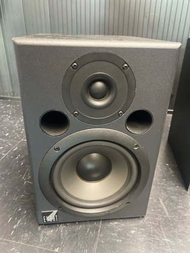 Event Electronics: TR8 Tuned Reference Biamped Studiomonitore Paar (EZ5001720) - Bild 9 von 10