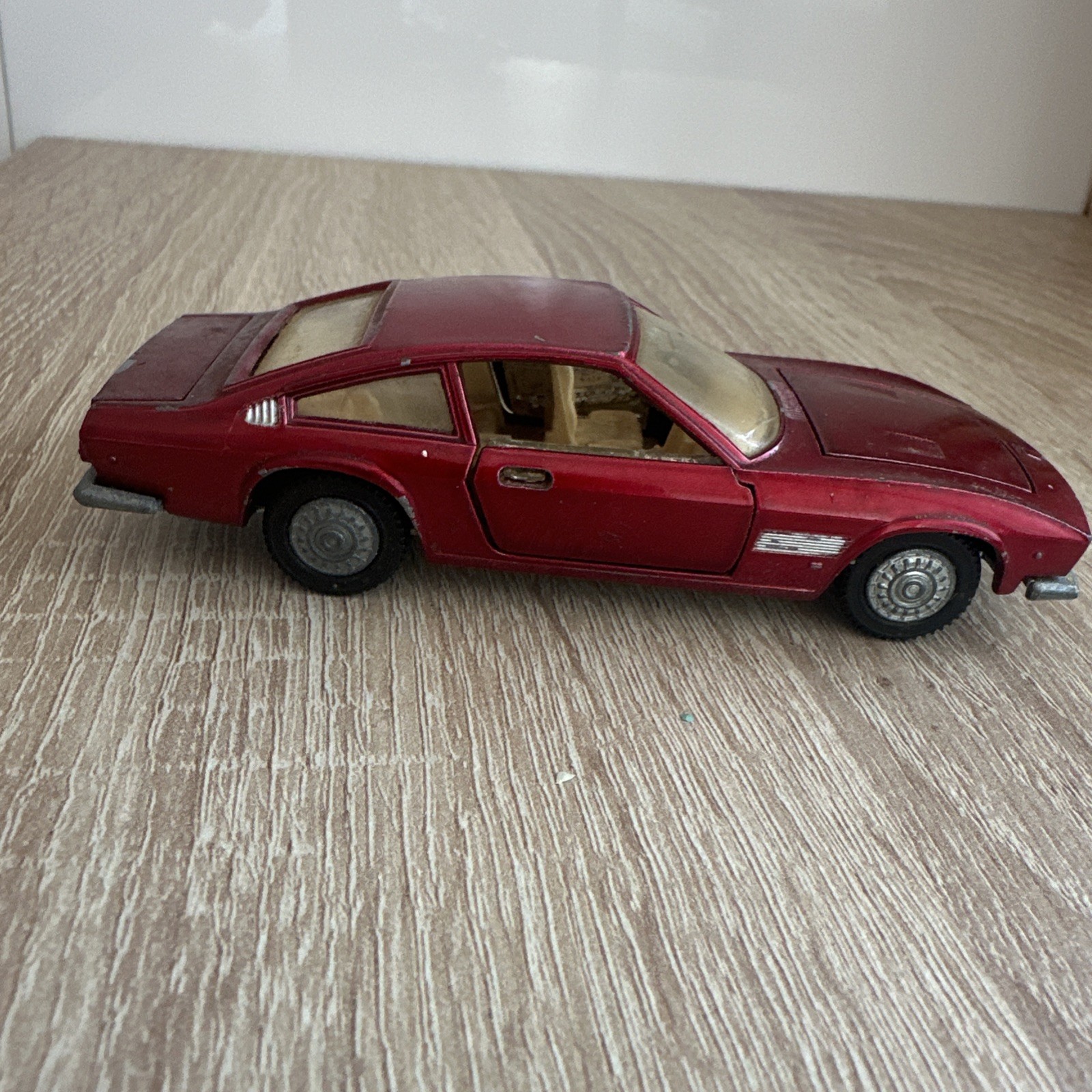 Dinky 190, Monteverdi 375L - Free Price Guide & Review