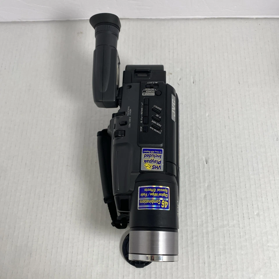 JVC GR-AX760U Compact VHS-C Camcorder TESTED w/ Manual, Charger & Tapes - Image 3 of 4