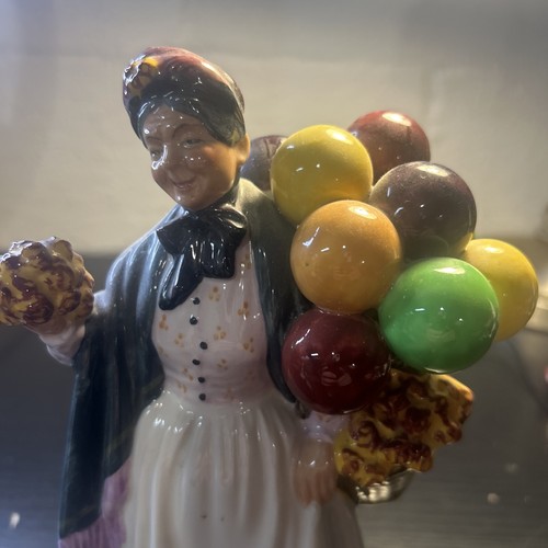 FIGURINA PORCELLANA ROYAL DOULTON "BIDDY PENNY FARTHING" HN 1843-INGHILTERRA - Foto 2 di 6