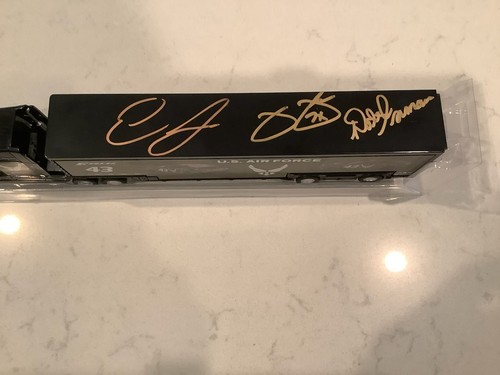 JIMMIE JOHNSON, JONES INMAN AUTOGRAPHED 2023 PETTY GMS TRANSPORTER DIECAST &CARD - Picture 5 of 12