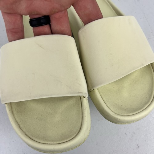 Lululemon Women’s Restfeel Sliders, Slides Size 5 Lemon Ice - Picture 2 of 5