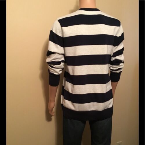 Stylish Pristine men’s navy & wht striped GAP sweater - Picture 5 of 7
