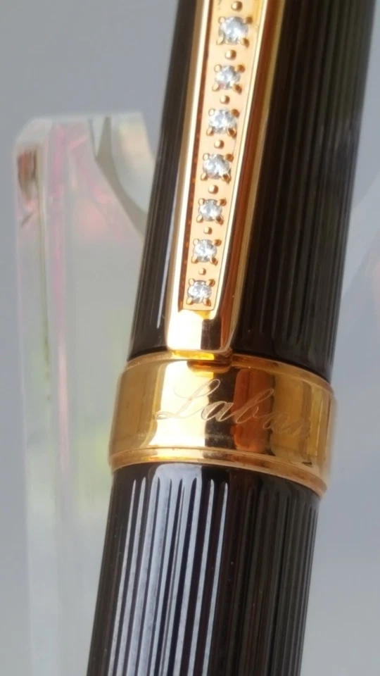 Bolígrafo Laban Luxury con cristales de Swarovski + dos recambios (negro y azul) Foto 3 de 4