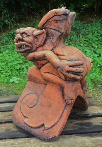 Mooning Gargoyle 90° abgewinkelt Deko Steingrat Fliese Originaldesign - Bild 3 von 5