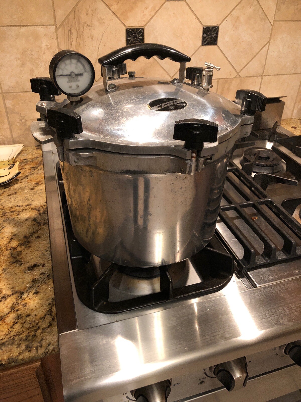 All American 910 10-1 2-Quart Pressure Canner All American 910 10-1 2-Quart Pressure Canner