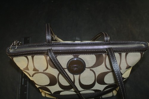 CLASSIC LOGO COACH HANDBAG M1075-F15112 BEIGE EXC COND LITTLE USE IF ANY MINTY - Picture 3 of 8