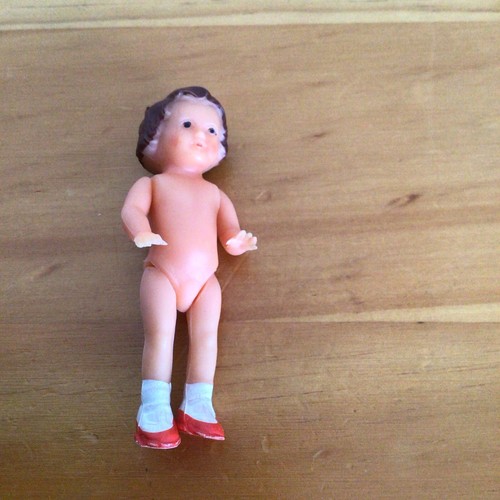 Germany 1939? Baby Girl Doll Rubber Figure Dollhouse Vintage! - Picture 2 of 5