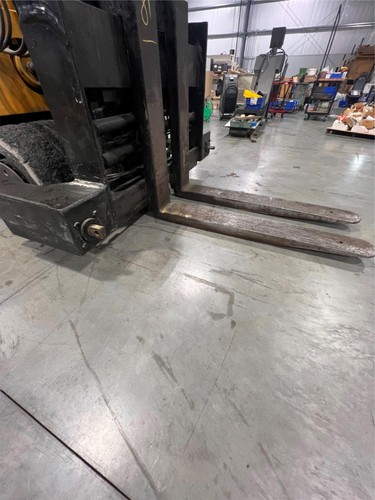 Hoist 40,000lb Forklift, Riggers Forklift, Side Shift, Fork Positioner - Picture 7 of 12