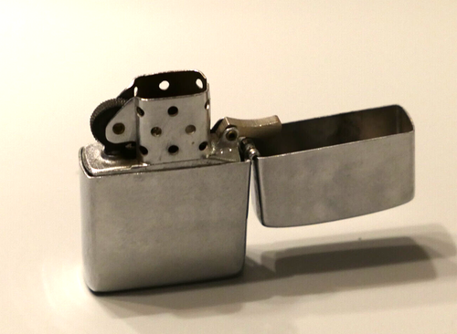 Vintage Silver Tone Lighter “Commercial Electronics” Advertising, Made in Korea - Picture 5 of 7