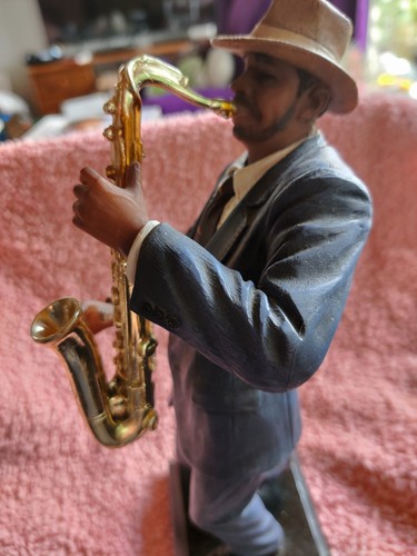 Figura Leonardo de saxofonista negro banda de jazz sobre base de madera, 30 cms de altura - Imagen 5 de 13