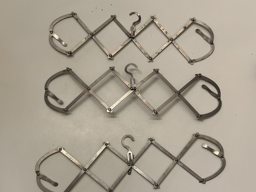 3er Set seltene Korrekt Form Co klappbare Metall-Streckbügel mit Originalkarton - Bild 7 von 8