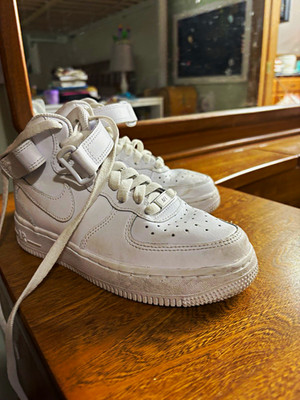 Nike Air Force 1 Mid Men s Mid Top Athletic Sneaker White Lace Up Buckle