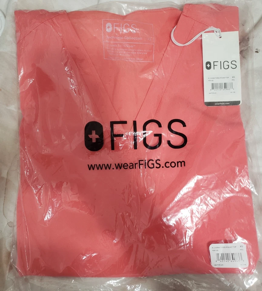 FIGS 女式珊瑚色套装三口袋 SCRUB TOP / YOLA 紧身裤  — 第 3/4 张图片