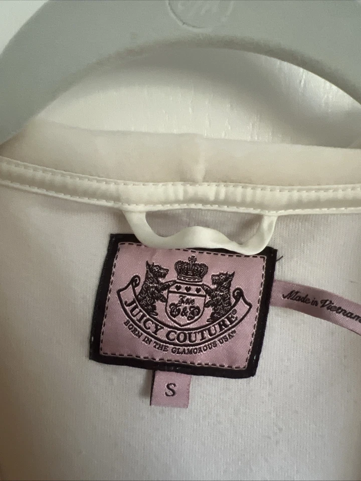 Bata de terciopelo con capucha con volantes marfil vintage Juicy Couture Y2K con bolsillos Foto 2 de 4