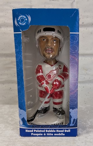 Steve Yzerman Detroit Red Wings Bobble Dobbles Bobblehead 2002 Bobble Head