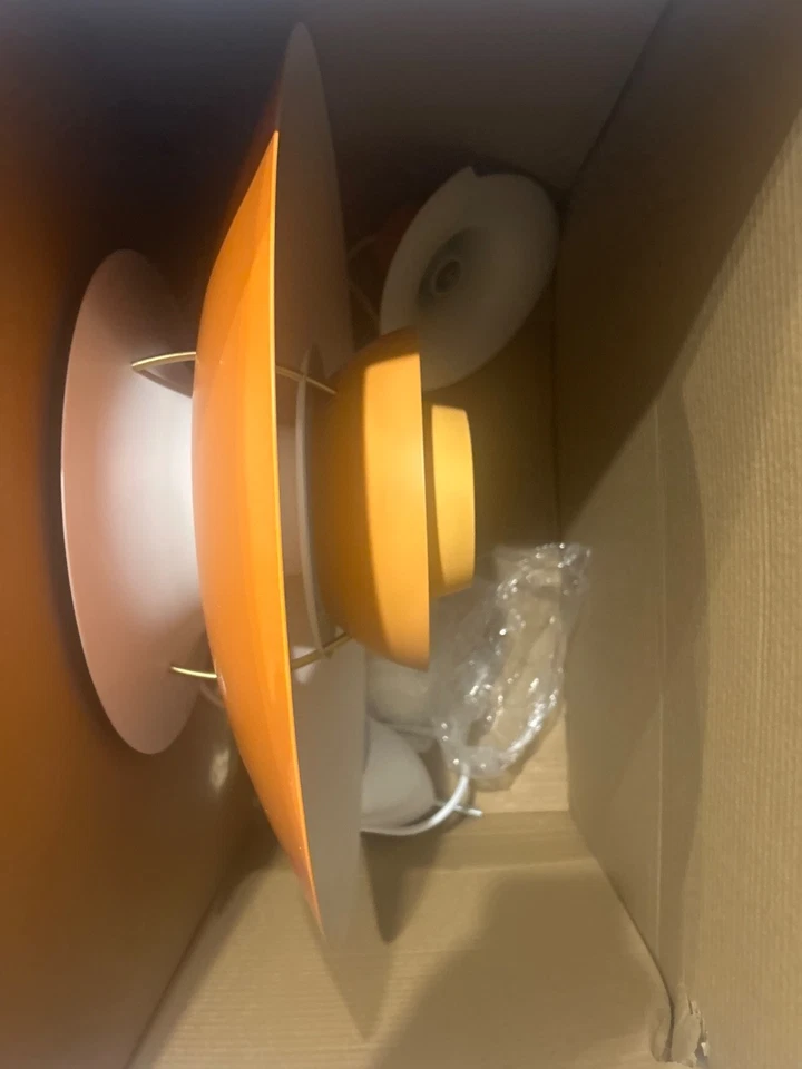 Colgante danés naranja colgante OVNI degradado en capas de luz Foto 3 de 3