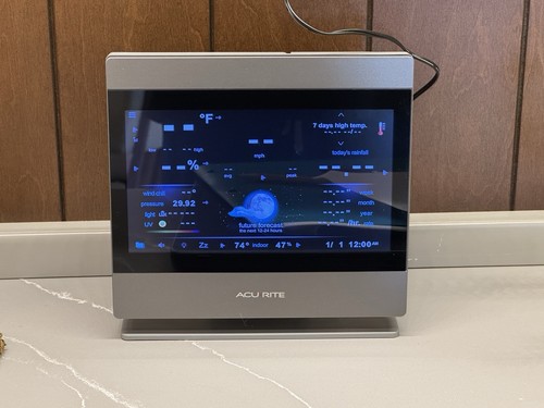 AcuRite Atlas 06061M-RX Color Weather Station Perfect Condition. Touchscreen.