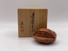 Hono Carved Daruma Kogo – Hida Ichii Wood Incense Container with Original Box