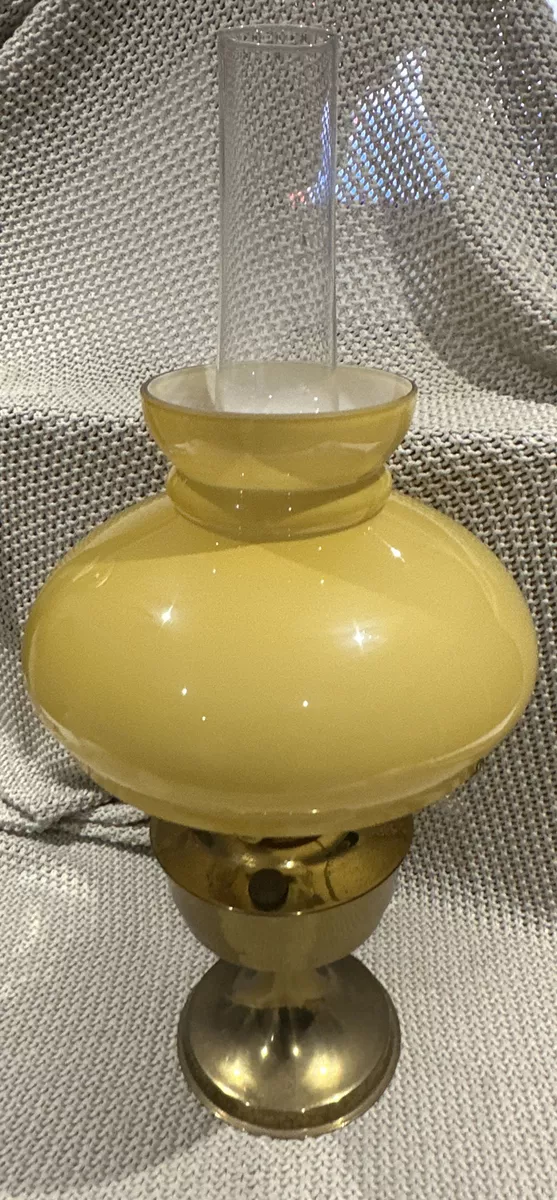 Vintage Aladdin 23 Brass Oil Lamp With Mustard Shade
