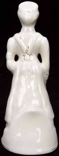 WWI Porcelain Statue of a Red Cross Nurse with Blackpool Coat of Arms - Imagen 4 de 7