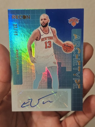 2023-24 Evan Fournier Recon Archetype Auto /49 New York Knicks - Picture 3 of 8