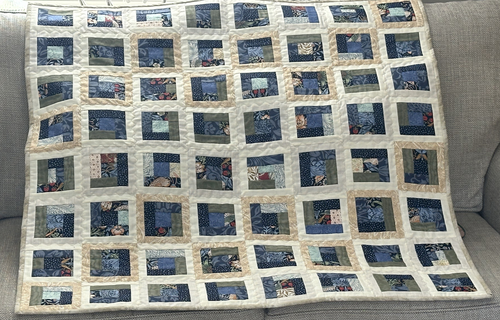 Handmade Patchwork Quilt - William Morris fabric - Picture 2 of 10