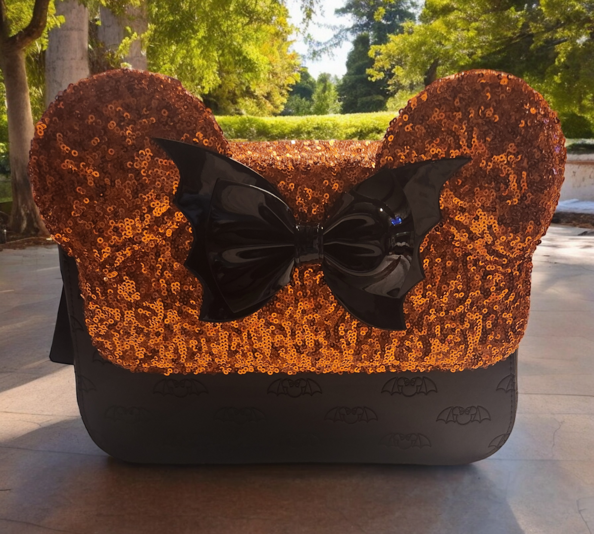 Loungefly Disney Minnie Mouse Exclusive Halloween Sequin  display picture 1