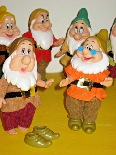 SNOW WHITE & SEVEN DWARFS (SEVEN DWARFS) 4.5" FIGURES - Picture 2 of 5