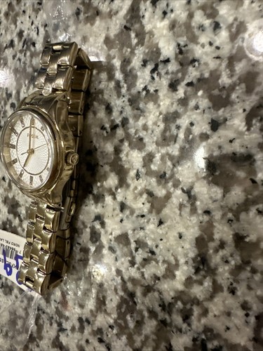 Reloj Fossil BQ3916 Moderno Sofisticado Tres Manejas Tono Dorado Acero Inoxidable NUEVO - Imagen 2 de 4