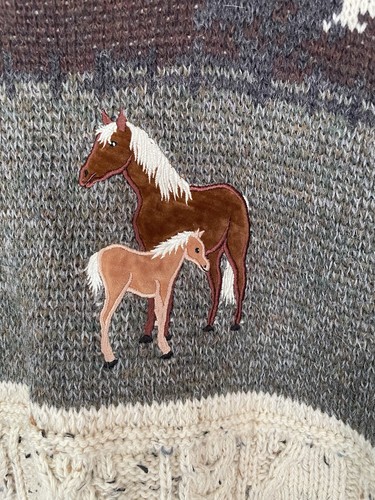 Tivoli Aran Wool Chunky Cable Knit Children's Sweater - Age 11/13 Horses - Picture 3 of 7