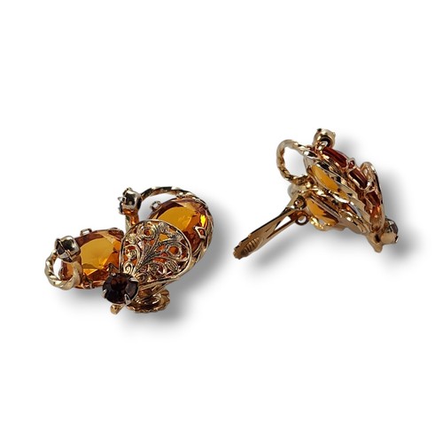 Vtg Large Amber Rhinestone Gold Tone Filigree Twisted Frames Clip-On Earrings - Picture 2 of 21