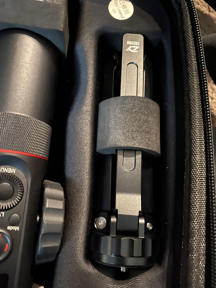 Zhiyun Crane Version2 3-Axis Handheld Stabilizer Gimbal for DSLR Cameras & Zoom - Image 2 of 4