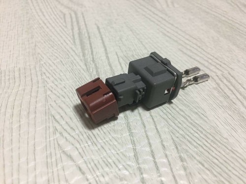 Nissan Replacement Injector Connector Guide Rib Offset EV1 RB20 VG30 R32 A31 Z31 - Picture 3 of 3