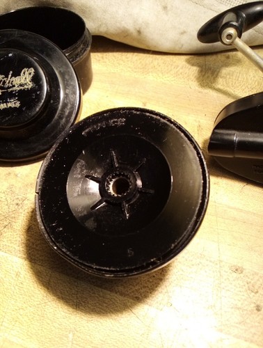 Garcia Mitchel 300 France Spinnrolle mit extra Spule - Bild 4 von 5