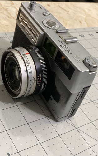 Vintage 1960's Petri Prest 35 MM Rangefinder Camera w/ Leather Case - Picture 4 of 6