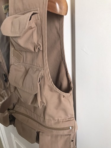 Wilderness Pro Traditional Tan Fishing Vest Zipper Pockets Size XS - Picture 6 of 10
