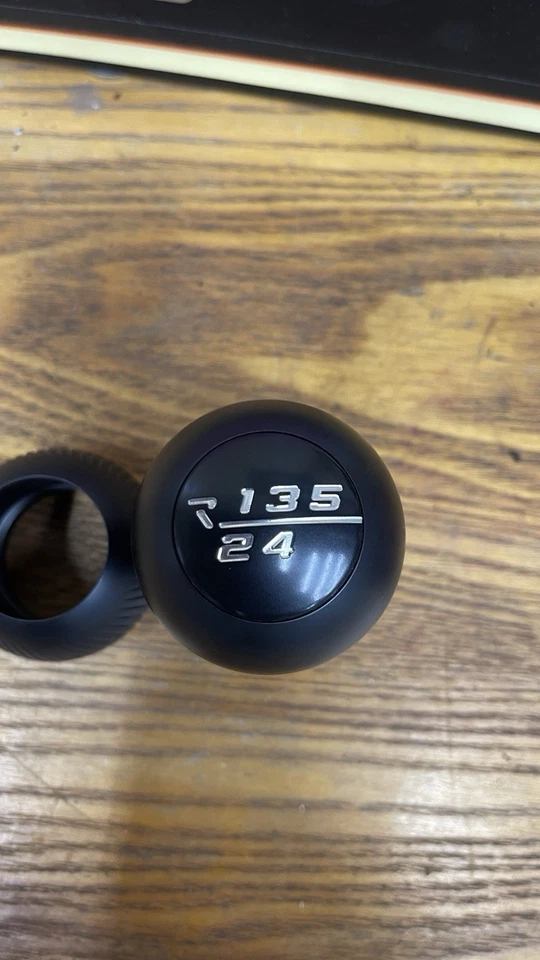 Perilla de cambio Raceseng negra chicana 5 velocidades cubierta suave y texturizada Foto 3 de 4