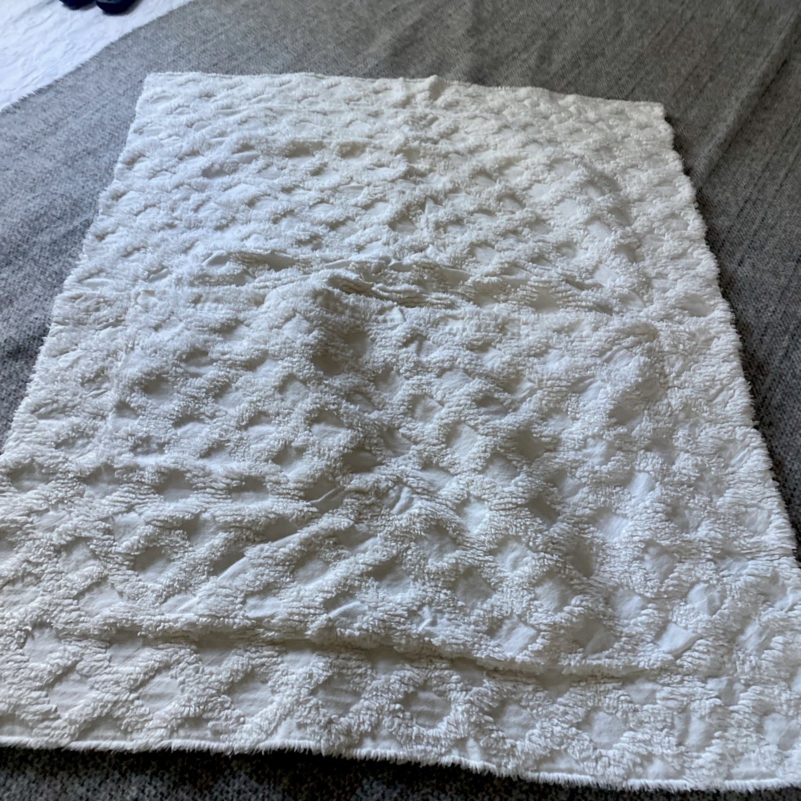 Vintage Jc Penny White Pillow Shams Chenille Standard  Set Of 2 Lovely