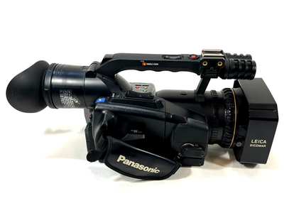美品 Panasonic AG-DVX100A 3CCD ミニDV #331 Panasonic AG-DVX100A 3CCD MiniDV Pro Camcorder w/ Leica Dicomar