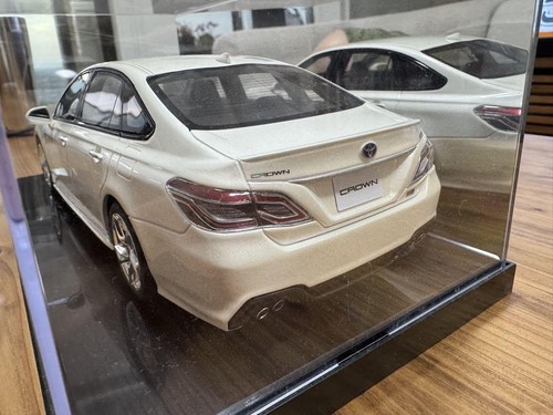 Kyosho 1/18 Toyota Crown Samurai 3.5 RS Advance Limited 700pcs - Picture 4 of 6