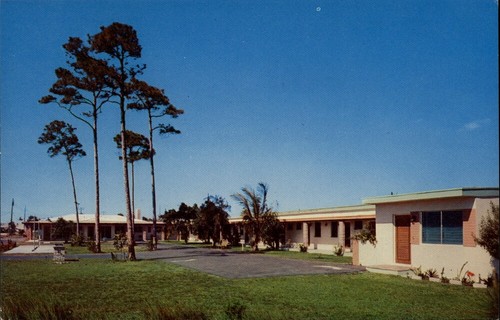 Miami,FL McKinley Motel Florida Postcard - Picture 1 of 2